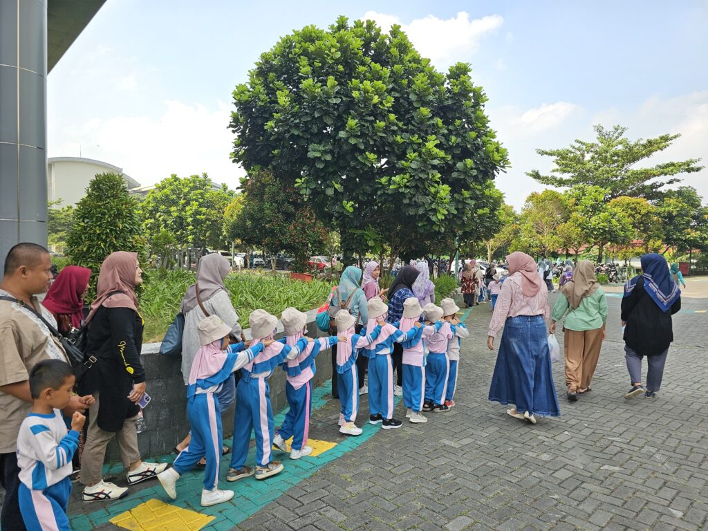TK ABA Salam Rejo I Belajar Mengolah Sampah Bersama Prodi Bioteknologi UNISA Yogyakarta